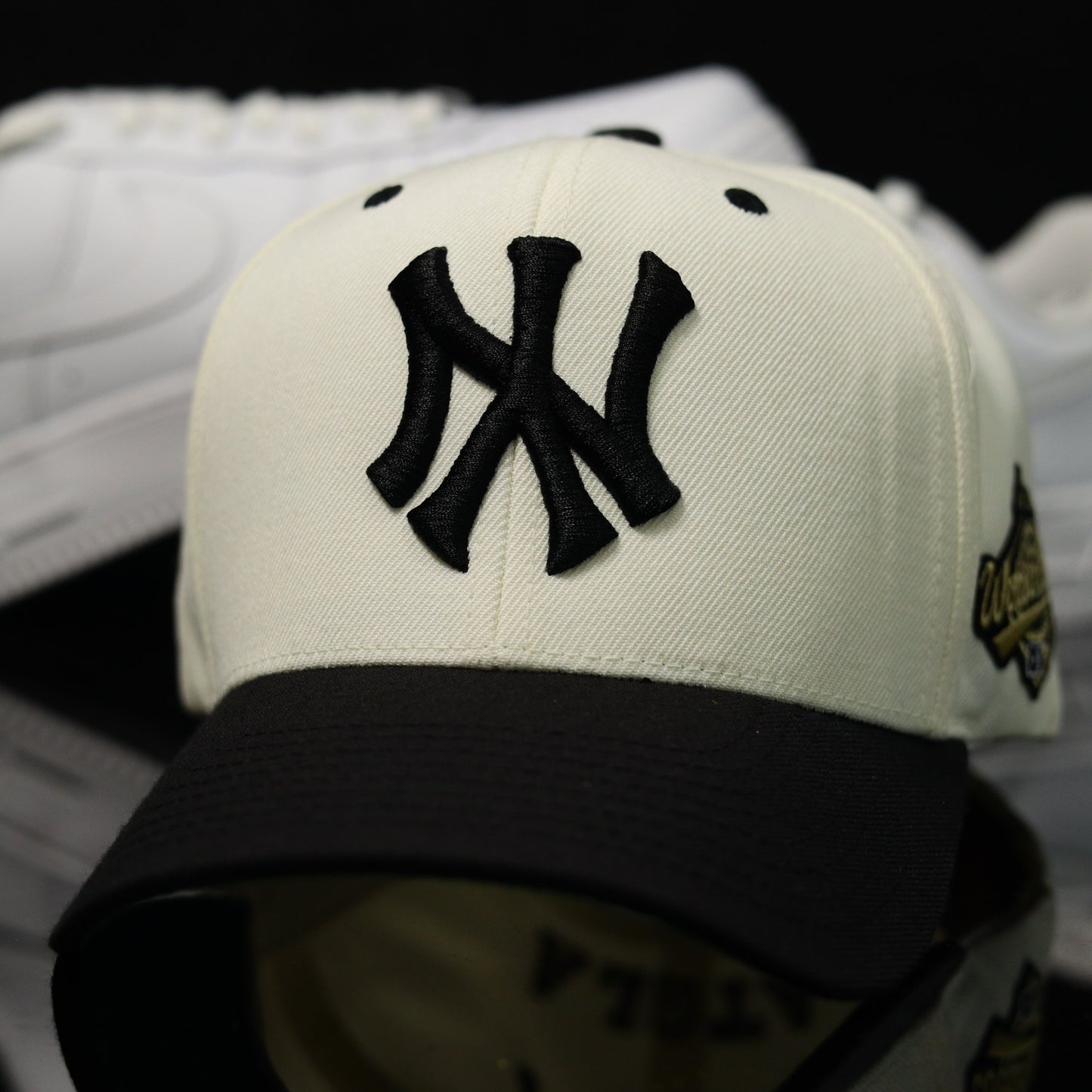 NY Snapback Cream & Black
